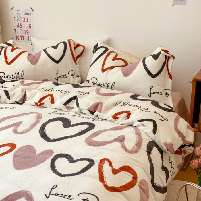 91家纺网 家纺一手货源 找家纺 时年 2022新款全消光牛奶绒印花四件套 爱心结