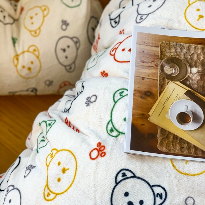 91家纺网 家纺一手货源 找家纺 时年 2022新款全消光牛奶绒印花四件套 彩色小熊