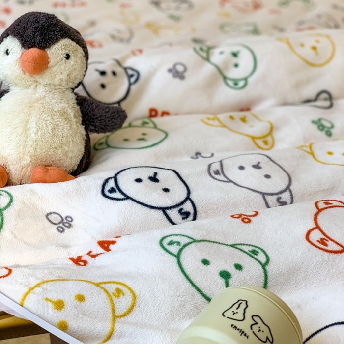 91家纺网 家纺一手货源 找家纺 时年 2022新款全消光牛奶绒印花四件套 彩色小熊