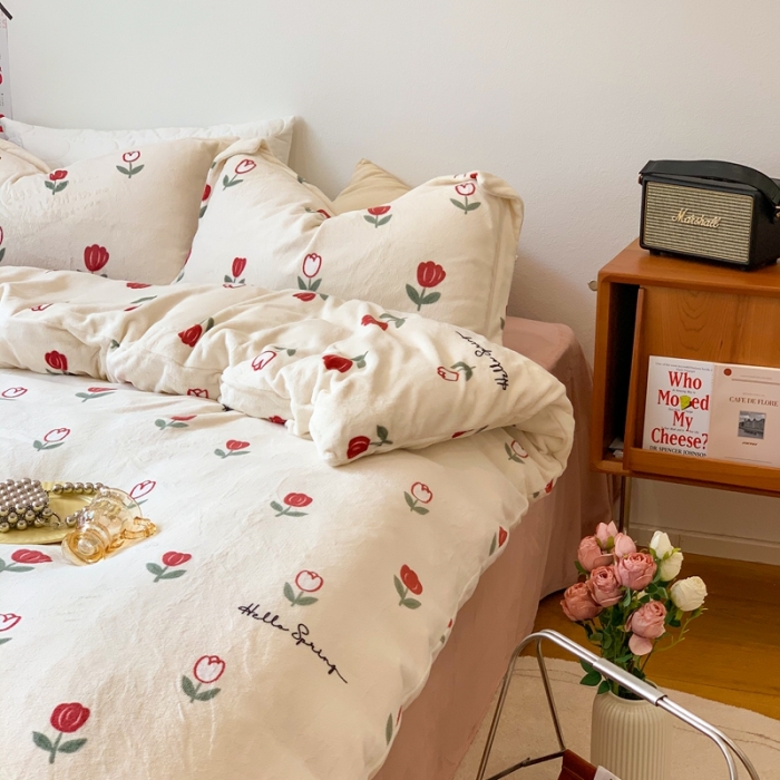 91家纺网 家纺一手货源 找家纺 时年 2022新款全消光牛奶绒印花四件套 露露