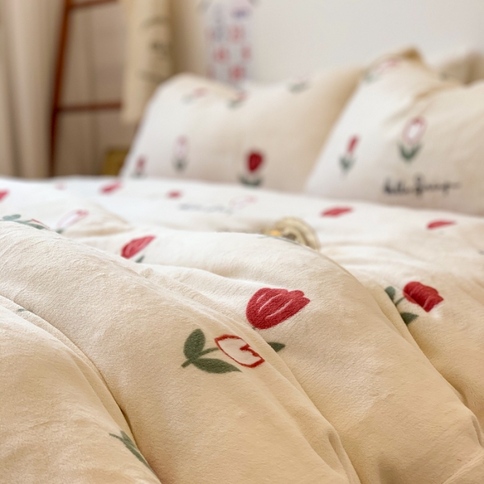 91家纺网 家纺一手货源 找家纺 时年 2022新款全消光牛奶绒印花四件套 露露