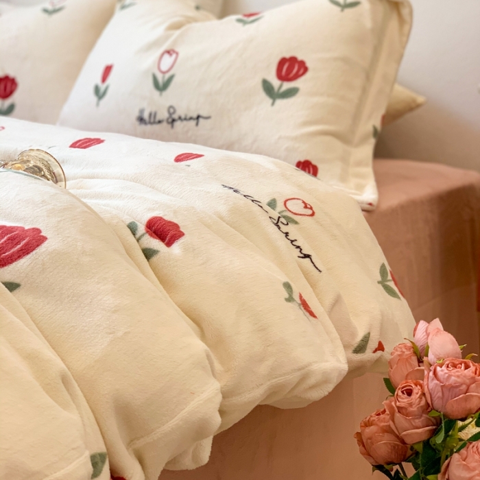 91家纺网 家纺一手货源 找家纺 时年 2022新款全消光牛奶绒印花四件套 露露