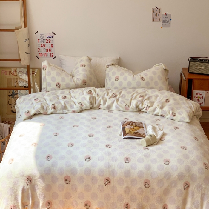 91家纺网 家纺一手货源 找家纺 时年 2022新款全消光牛奶绒印花四件套 萌萌兔