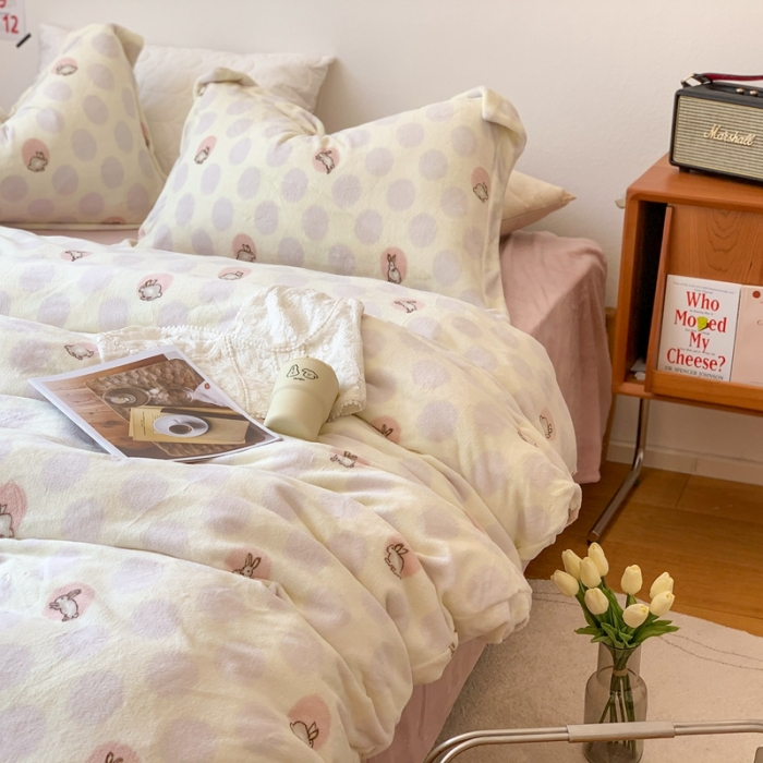 91家纺网 家纺一手货源 找家纺 时年 2022新款全消光牛奶绒印花四件套 萌萌兔