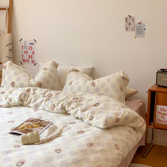 91家纺网 家纺一手货源 找家纺 时年 2022新款全消光牛奶绒印花四件套 萌萌兔