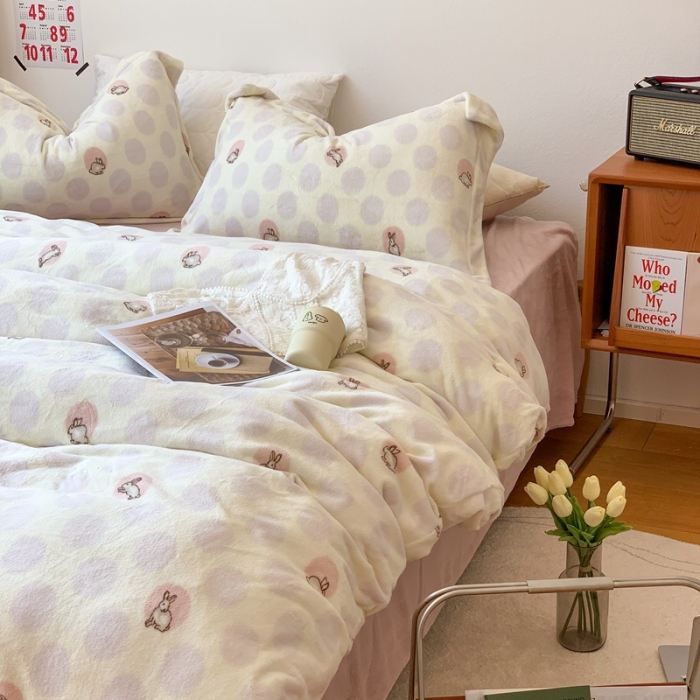 91家纺网 家纺一手货源 找家纺 时年 2022新款全消光牛奶绒印花四件套 萌萌兔