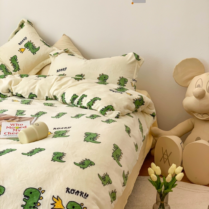 91家纺网 家纺一手货源 找家纺 时年 2022新款全消光牛奶绒印花四件套 小恐龙