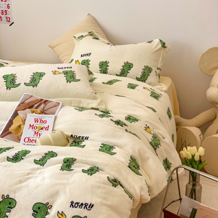 91家纺网 家纺一手货源 找家纺 时年 2022新款全消光牛奶绒印花四件套 小恐龙