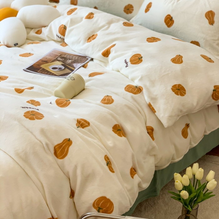 91家纺网 家纺一手货源 找家纺 时年 2022新款全消光牛奶绒印花四件套 小南瓜