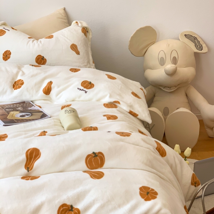 91家纺网 家纺一手货源 找家纺 时年 2022新款全消光牛奶绒印花四件套 小南瓜