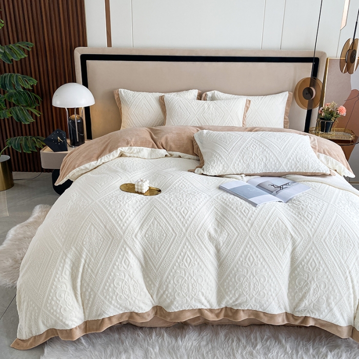 91家纺网 家纺一手货源 找家纺 （总）铠畅2022新款230克轻奢简约烂花绒牛奶绒剪花四件套