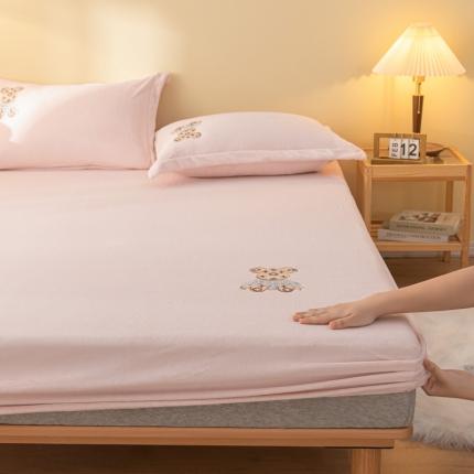 91家纺网 家纺一手货源 找家纺 （总）蓝米卡夫 2024新款暴力熊A类牛奶绒保暖单床笠