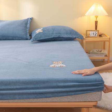 91家纺网 家纺一手货源 找家纺 蓝米卡夫 2024新款暴力熊A类牛奶绒保暖单床笠 宾利蓝