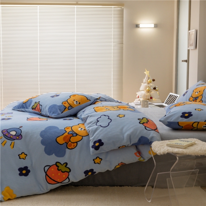 91家纺网 家纺一手货源 找家纺 棉眠 2022新款卡通牛奶绒四件套 班尼熊-蓝
