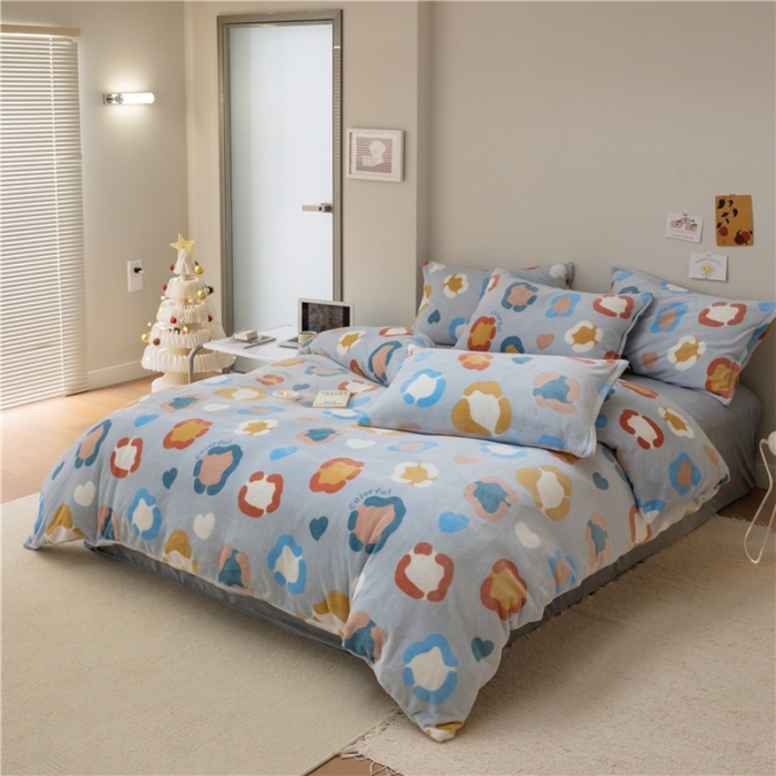 91家纺网 家纺一手货源 找家纺 棉眠 2022新款卡通牛奶绒四件套 彩心-灰