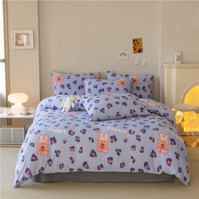 91家纺网 家纺一手货源 找家纺 棉眠 2022新款卡通牛奶绒四件套 草莓兔