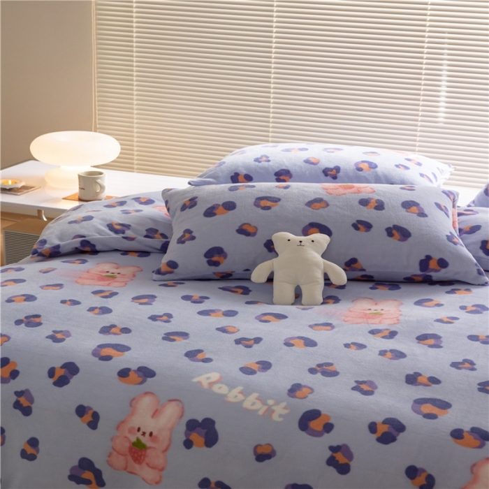 91家纺网 家纺一手货源 找家纺 棉眠 2022新款卡通牛奶绒四件套 草莓兔