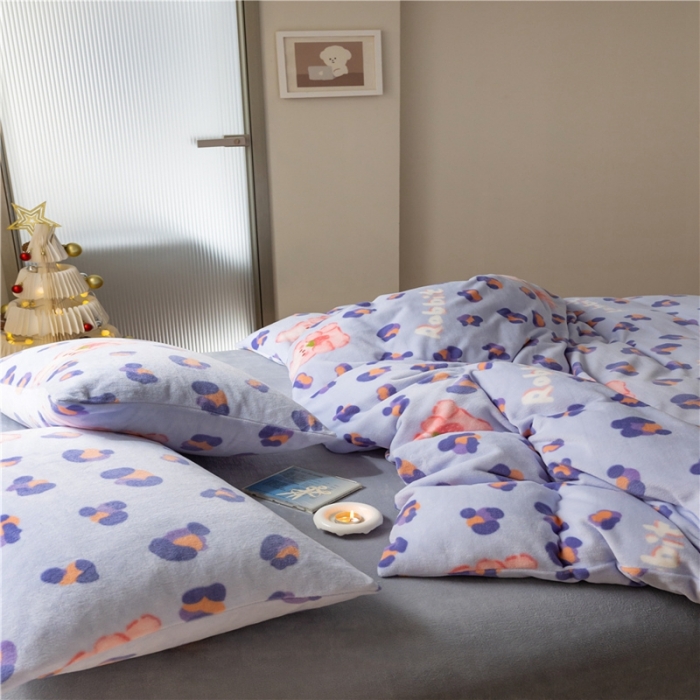 91家纺网 家纺一手货源 找家纺 棉眠 2022新款卡通牛奶绒四件套 草莓兔