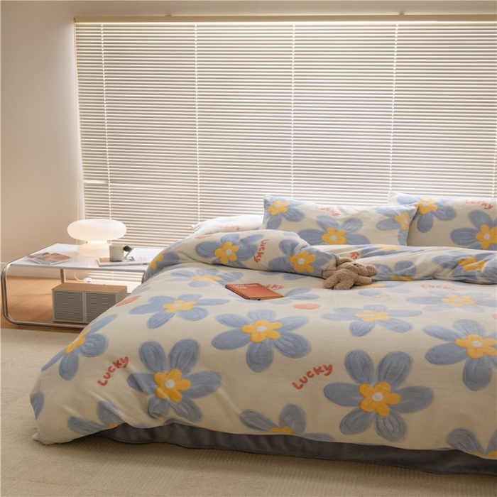 91家纺网 家纺一手货源 找家纺 棉眠 2022新款卡通牛奶绒四件套 幸运花-蓝