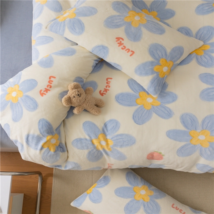 91家纺网 家纺一手货源 找家纺 棉眠 2022新款卡通牛奶绒四件套 幸运花-蓝