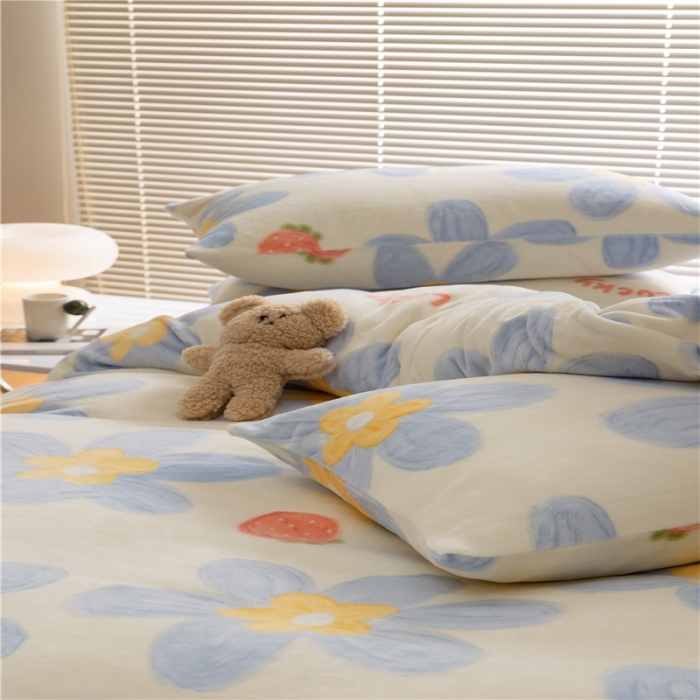 91家纺网 家纺一手货源 找家纺 棉眠 2022新款卡通牛奶绒四件套 幸运花-蓝