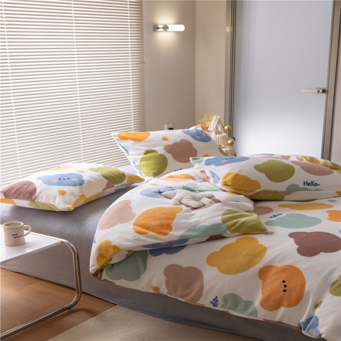 91家纺网 家纺一手货源 找家纺 棉眠 2022新款卡通牛奶绒四件套 熊宝-白