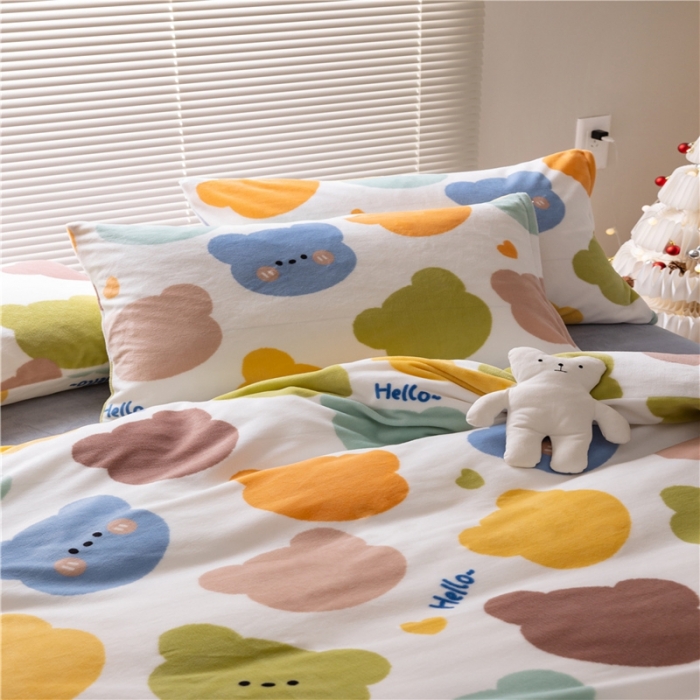 91家纺网 家纺一手货源 找家纺 棉眠 2022新款卡通牛奶绒四件套 熊宝-白