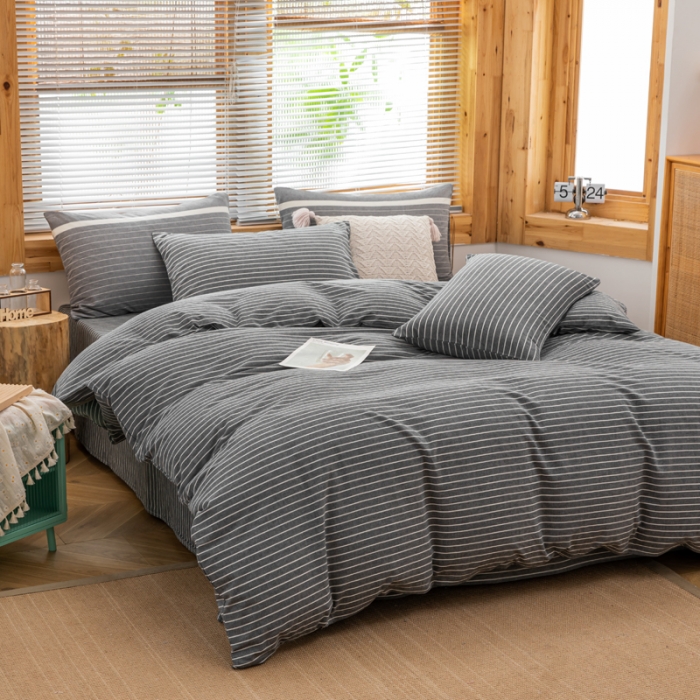 91家纺网 家纺一手货源 找家纺 柠萌家居 2022新款全棉色织水洗棉无印风四件套 深灰细条