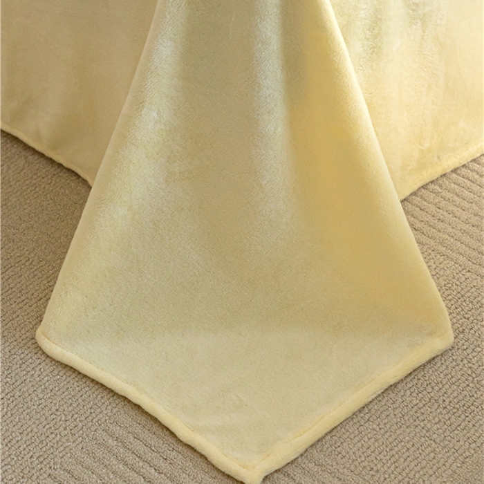 91家纺网 家纺一手货源 找家纺 棉眠 2022新款全消光立体雕花牛奶绒嵌绳款四件套 绞花奶油黄