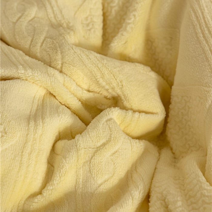 91家纺网 家纺一手货源 找家纺 棉眠 2022新款全消光立体雕花牛奶绒嵌绳款四件套 绞花奶油黄