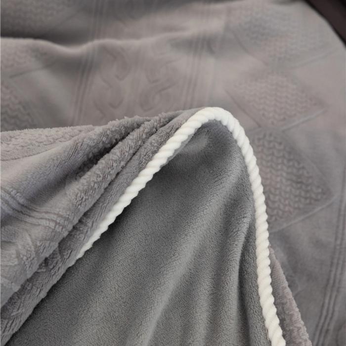 91家纺网 家纺一手货源 找家纺 棉眠 2022新款全消光立体雕花牛奶绒嵌绳款四件套 绞花鸭蛋灰