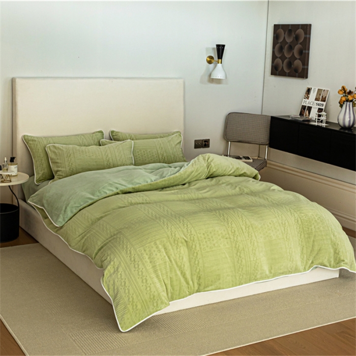 91家纺网 家纺一手货源 找家纺 棉眠 2022新款全消光立体雕花牛奶绒嵌绳款四件套 流星杏仁饼绿