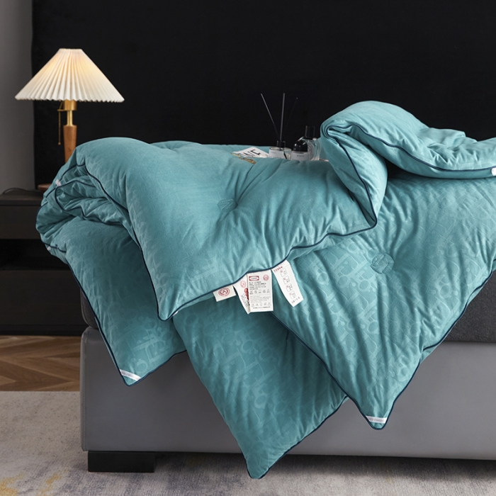 91家纺网 家纺一手货源 找家纺 （总）丽卡家纺 2023新款舞动字母炙热秋冬被