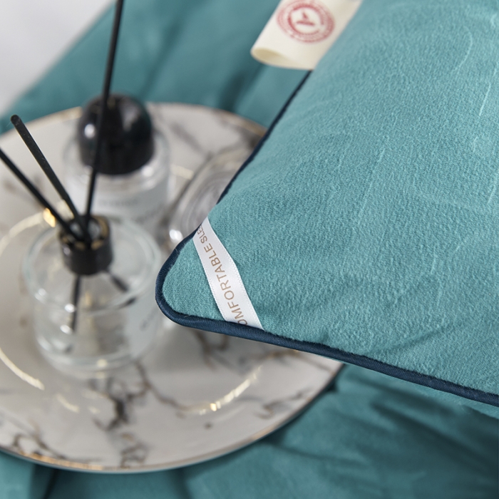 91家纺网 家纺一手货源 找家纺 （总）丽卡家纺 2023新款舞动字母炙热秋冬被