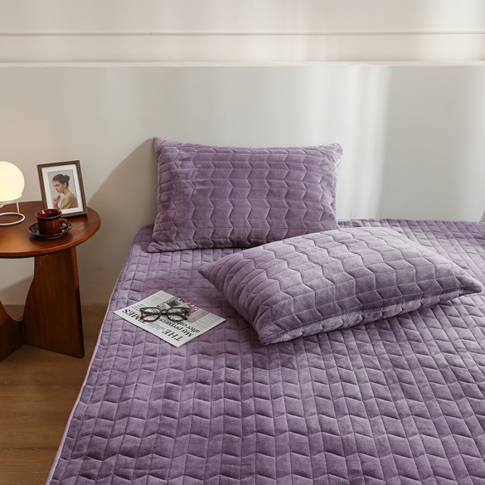 91家纺网 家纺一手货源 找家纺 小米笠 2022新款牛奶绒加绒床笠 酱紫