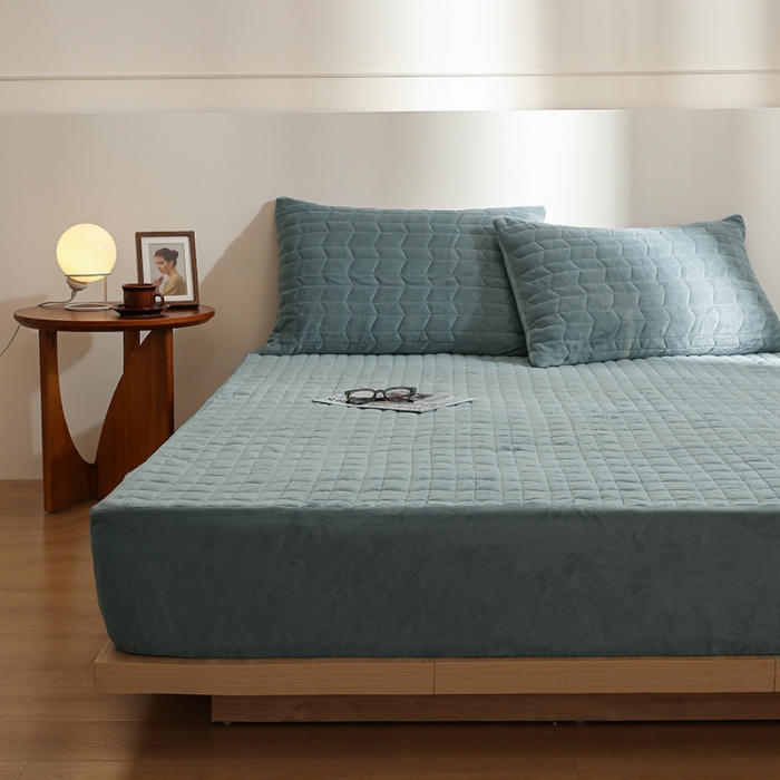 91家纺网 家纺一手货源 找家纺 小米笠 2022新款牛奶绒加绒床笠 清新绿