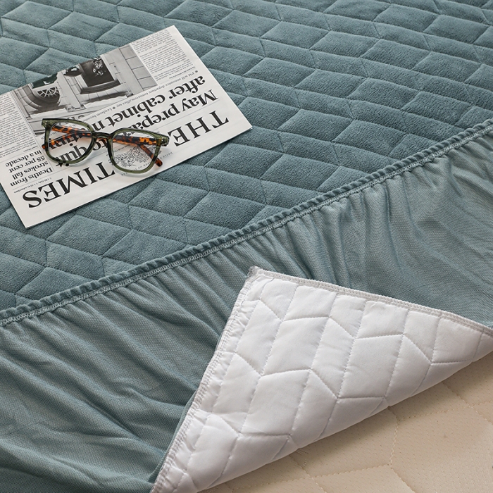 91家纺网 家纺一手货源 找家纺 小米笠 2022新款牛奶绒加绒床笠 清新绿