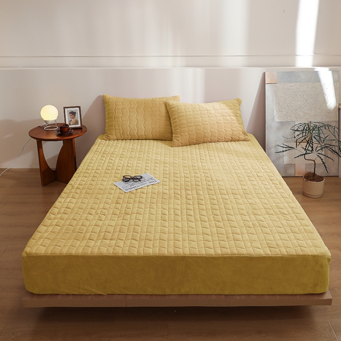 91家纺网 家纺一手货源 找家纺 小米笠 2022新款牛奶绒加绒床笠 秋叶黄