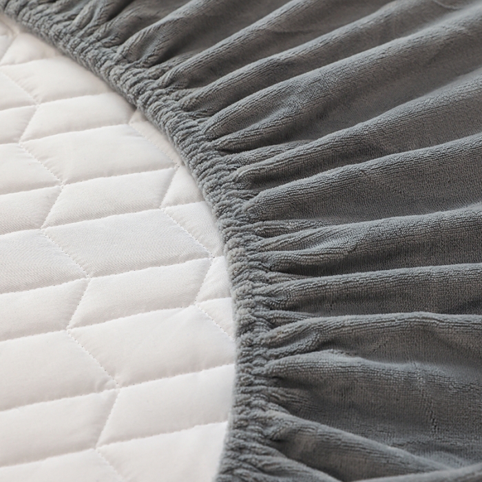 91家纺网 家纺一手货源 找家纺 小米笠 2022新款牛奶绒加绒床笠 炭木灰