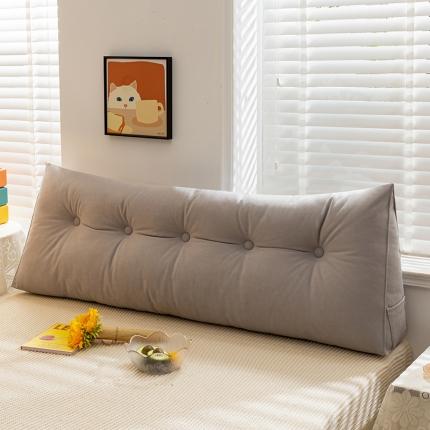 91家纺网 家纺一手货源 找家纺 一兰家纺新款锦芙绒三角靠垫榻榻米床头靠垫-思芙系列 思芙-浅浅灰