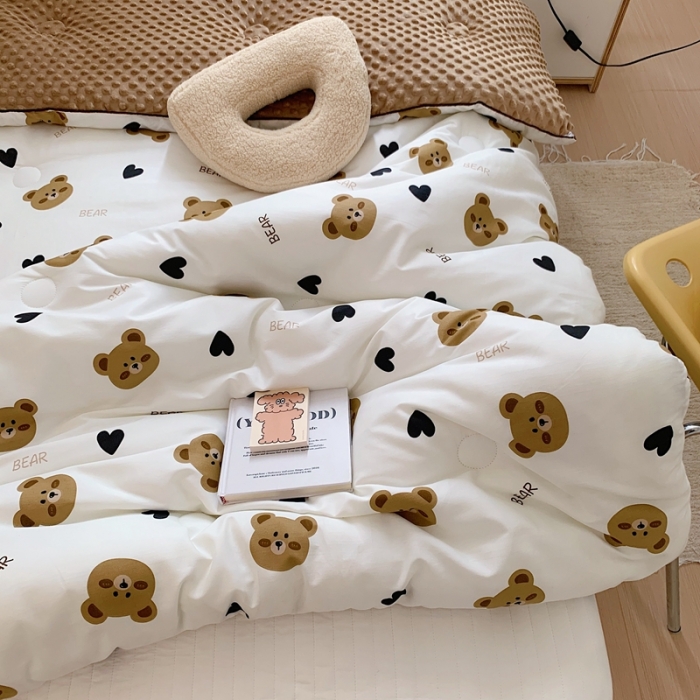 91家纺网 家纺一手货源 找家纺 星期八 2022新款复古碎花豆豆被冬被春秋被 爱心圆圆熊