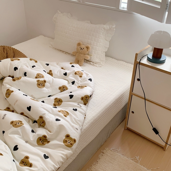 91家纺网 家纺一手货源 找家纺 星期八 2022新款复古碎花豆豆被冬被春秋被 爱心圆圆熊