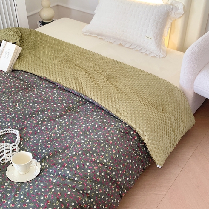 91家纺网 家纺一手货源 找家纺 星期八 2022新款复古碎花豆豆被冬被春秋被 复古小雏菊