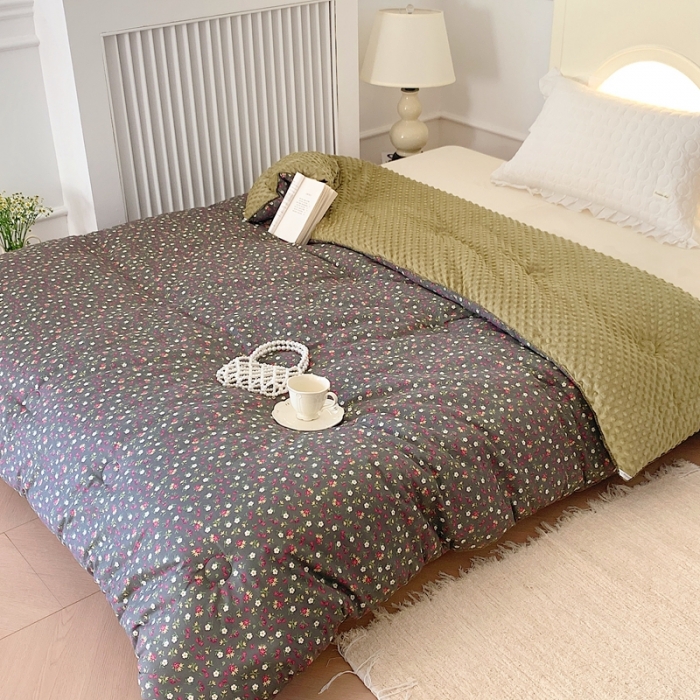 91家纺网 家纺一手货源 找家纺 星期八 2022新款复古碎花豆豆被冬被春秋被 复古小雏菊