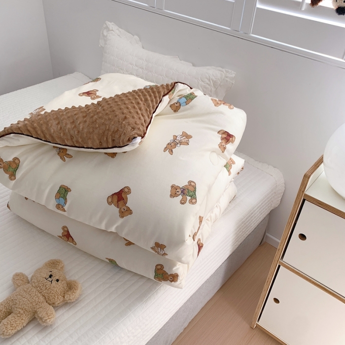 91家纺网 家纺一手货源 找家纺 星期八 2022新款复古碎花豆豆被冬被春秋被 可可熊