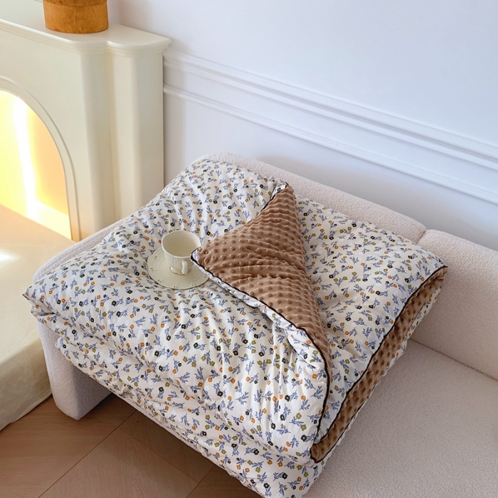 91家纺网 家纺一手货源 找家纺 星期八 2022新款复古碎花豆豆被冬被春秋被 晴漫