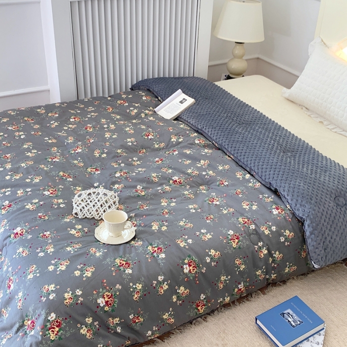 91家纺网 家纺一手货源 找家纺 星期八 2022新款复古碎花豆豆被冬被春秋被 秋语