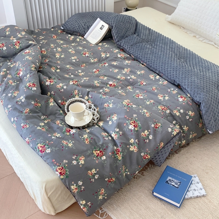 91家纺网 家纺一手货源 找家纺 星期八 2022新款复古碎花豆豆被冬被春秋被 秋语