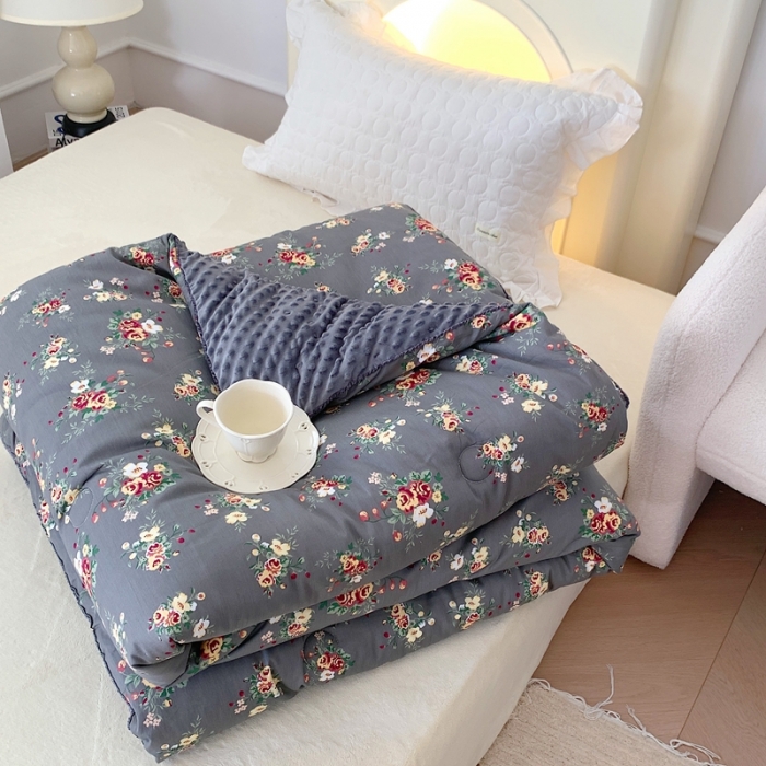 91家纺网 家纺一手货源 找家纺 星期八 2022新款复古碎花豆豆被冬被春秋被 秋语