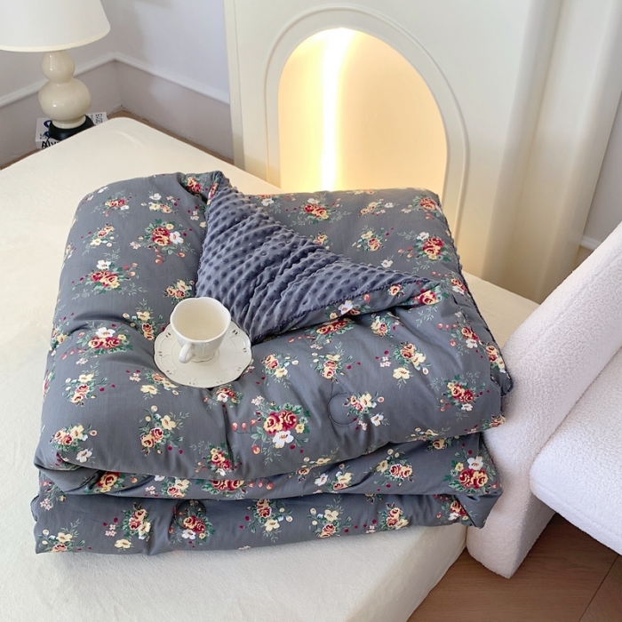 91家纺网 家纺一手货源 找家纺 星期八 2022新款复古碎花豆豆被冬被春秋被 秋语